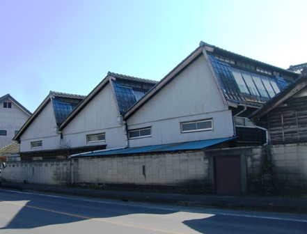 写真：岡村織物工場の外観