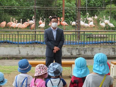 写真：桐生が岡動物園の限定公開に伴う歓迎挨拶の様子