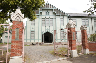 写真：群馬大学工学部同窓記念会館