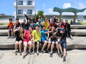 写真:KLCのメンバーで仲良くポーズ！