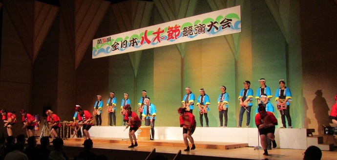 写真：桐生八木節まつりで踊るキャンペーンスタッフ
