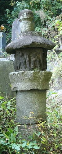 重足寺石幢の写真