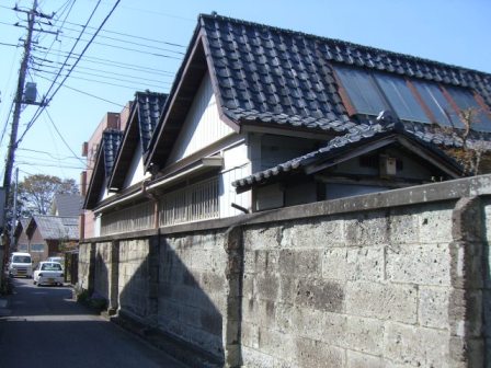写真:金子織物株式会社整経工場の外観