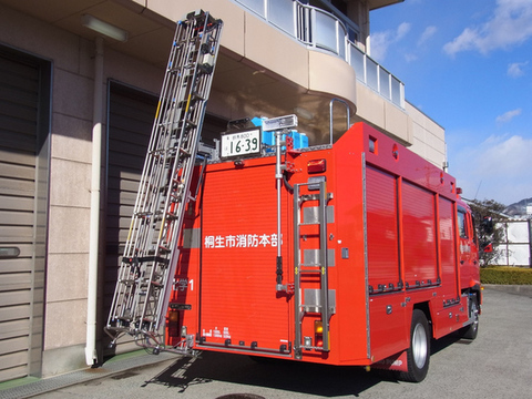 写真：後方から化学車を見た様子