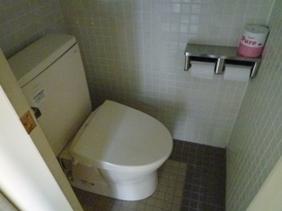 写真：改修したトイレ1