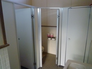 写真：改修したトイレ4
