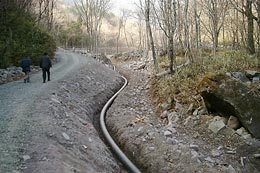 写真：水圧管布設状況