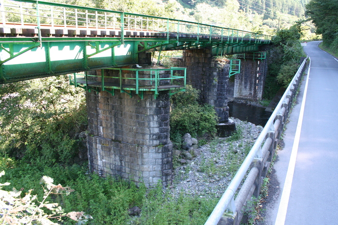 小黒川橋梁・橋脚の写真