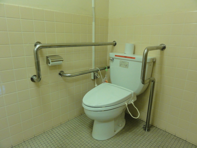 写真：北公民館多目的トイレ
