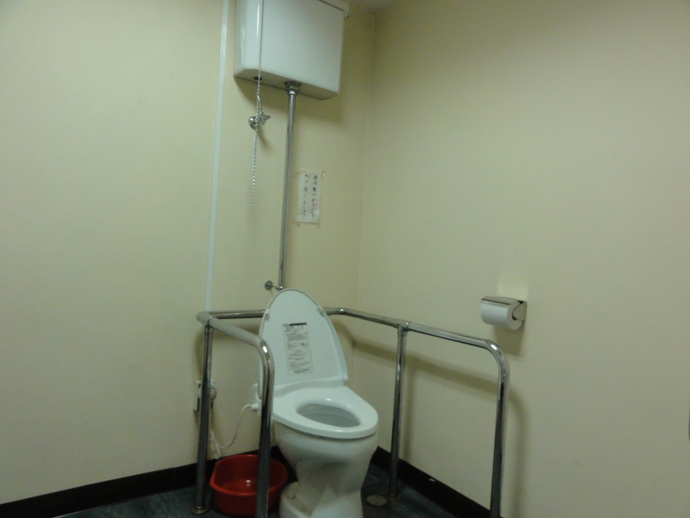 写真：東公民館多目的トイレ
