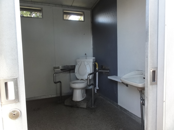 写真：桐生市運動公園多目的トイレ