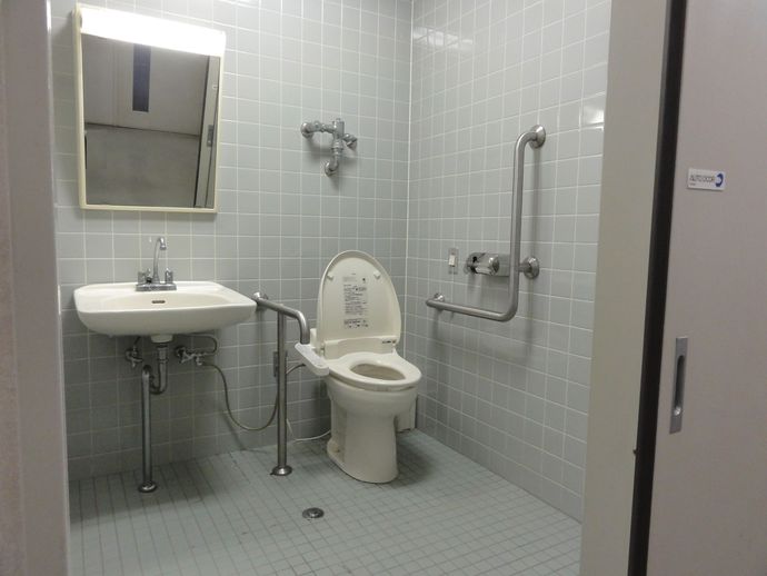 写真：桐生市清掃センター多目的トイレ