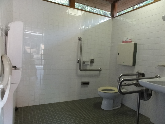写真：桐生自然観察の森多目的トイレ