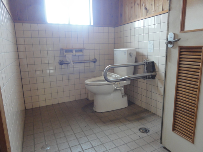 写真：花見ヶ原森林公園多目的トイレ
