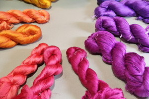 写真：染色された糸2