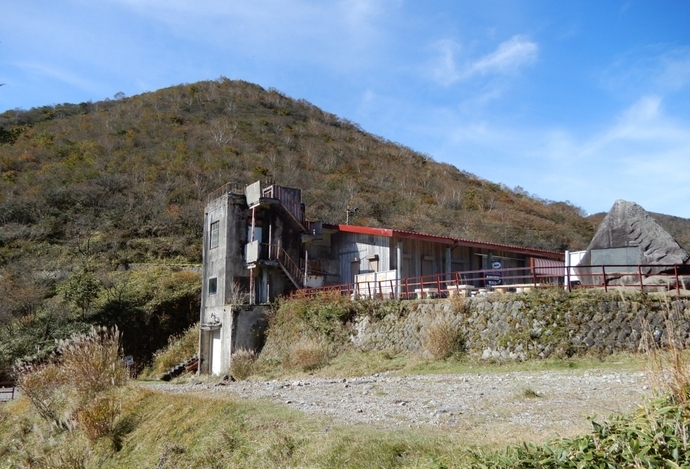 写真：赤城山頂駅　駅舎・プラットホーム