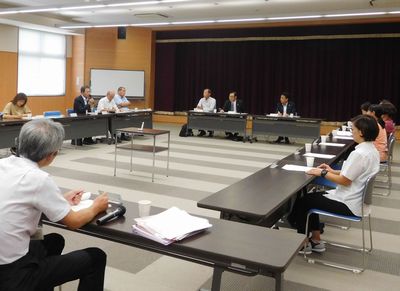 写真：第5回新里地域懇談会の様子