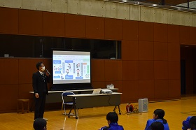 写真：議会改革調査特別委員会委員長