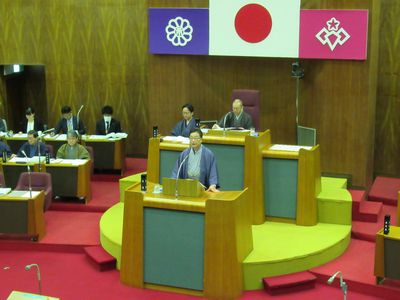 写真：桐生市議会「きもの議会」の様子1