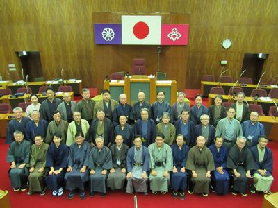 写真：桐生市議会「きもの議会」の様子2