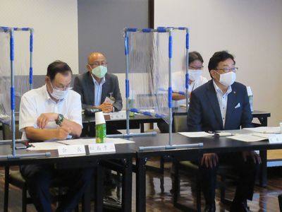 写真：第6回新里地域懇談会の様子