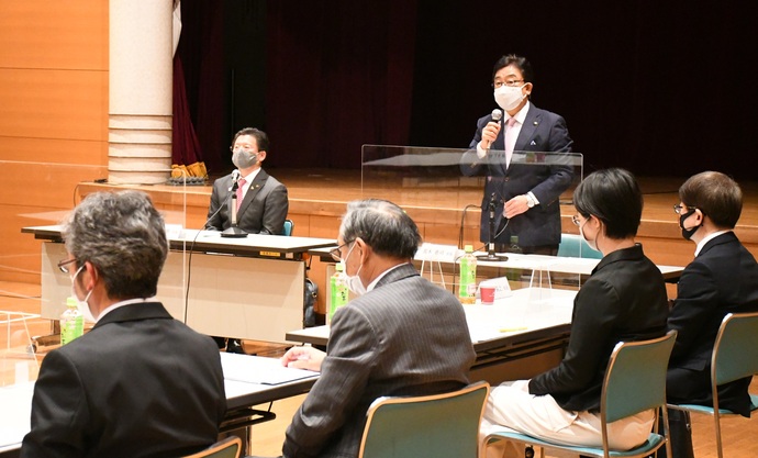 写真：会議の様子