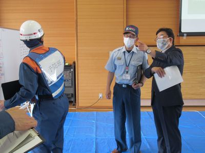 写真：消防本部・消防団の連携によるブラインド型訓練の様子4