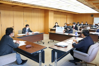 写真：職員提案最終審査会の様子2