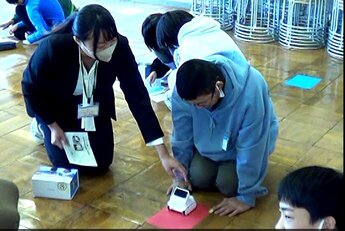 写真：小学校プログラミング