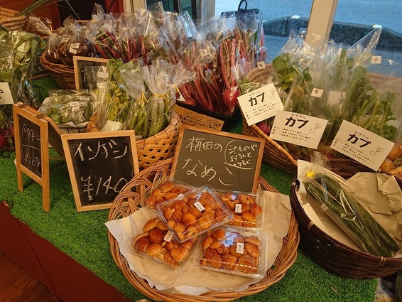写真：野菜の直売スペース