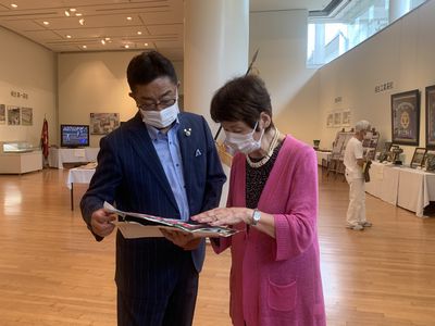 写真：「球都桐生野球史展示会」視察の様子3