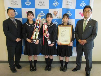 写真：樹徳高等学校吹奏楽部による「第21回マーチングステージ全国大会」結果報告の様子