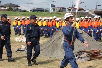 写真：令和5年度桐生市消防隊秋季点検・桐生市水防訓練の様子1