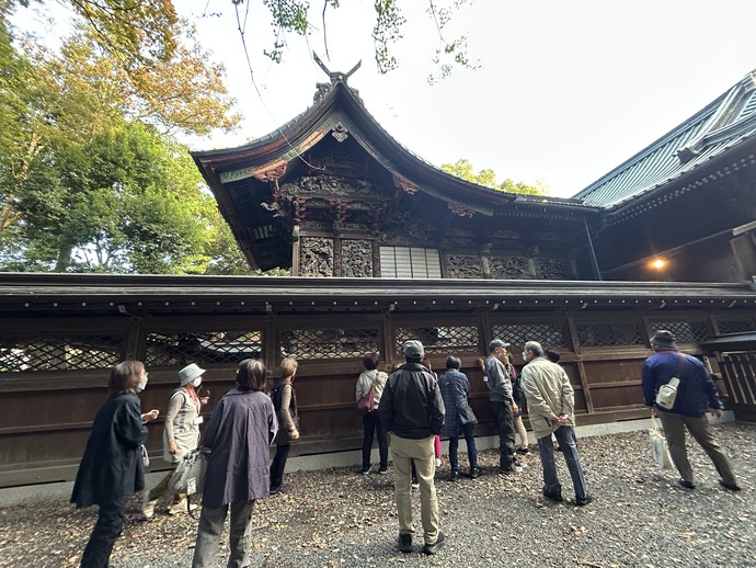 桐生天満宮を見学する参加者の写真