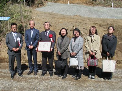 写真：桐生高等学校同窓会様からの寄付の受け入れの様子2