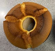 写真：試作したシフォンケーキ