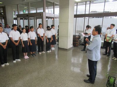 写真：桐生市中学生海外派遣事業出発式の様子1