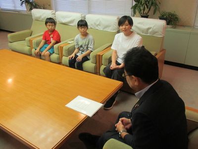 写真：子どもがつくるまち「ミニきりゅう2024」ミニきりゅう市長ご来訪の様子2
