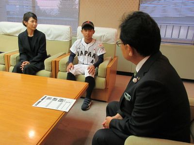 写真：野球日本代表「侍ジャパンU-12」峰岸走太朗さんご来訪の様子2