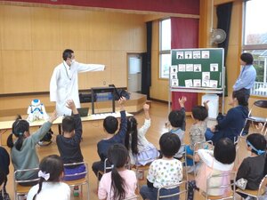 写真：幼児プログラミング体験