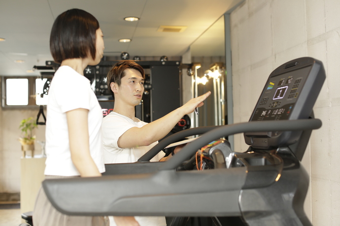 写真：トレーニング指導中
