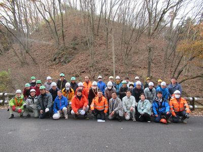 写真：群馬県森林土木建設協会による森林整備ボランティア活動の様子