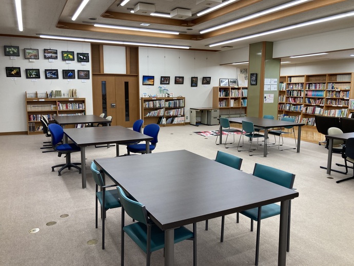 黒保根公民館　図書室　内装