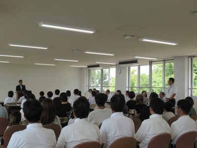 写真:令和7年度桐生市中学生海外派遣事業出発式の様子1