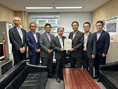 写真：国土交通省への要望活動の様子