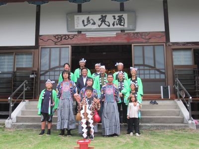 写真:涌丸獅子舞保存会 涌丸獅子舞披露1