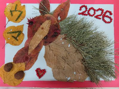 写真：画用紙に、立髪が立派な葉っぱの馬