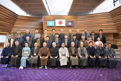 写真:桐生市議会「きもの議会」の様子