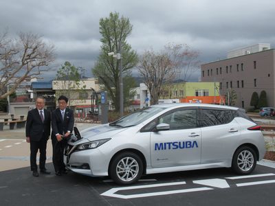 写真：電気自動車急速充電設備利用開始式の様子2