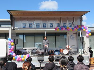 写真：桐生まちなか学祭 楽しく食べて、商店街を歩こう の様子